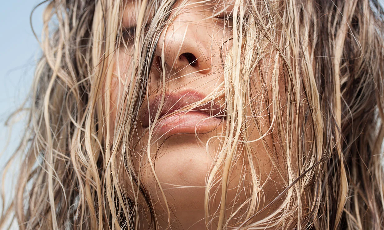 ¿Cómo combatir el cabello graso?